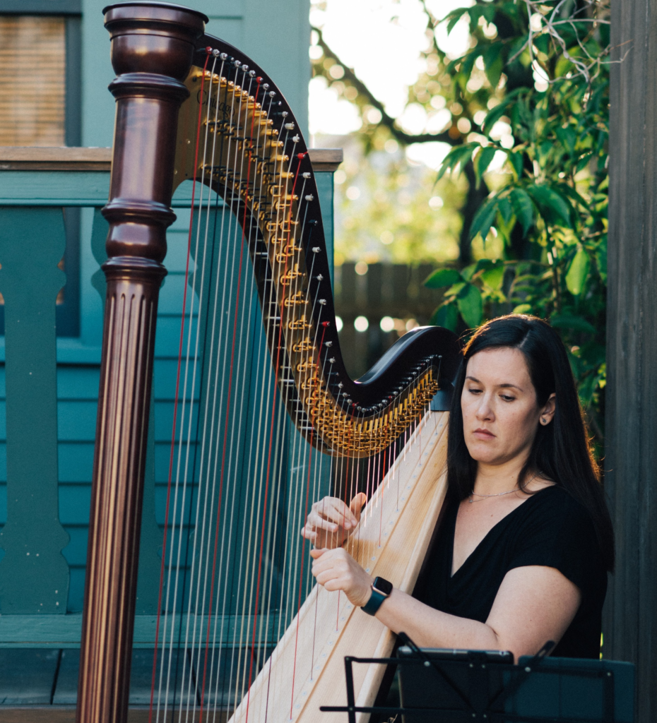 lauren lewandowski harpist